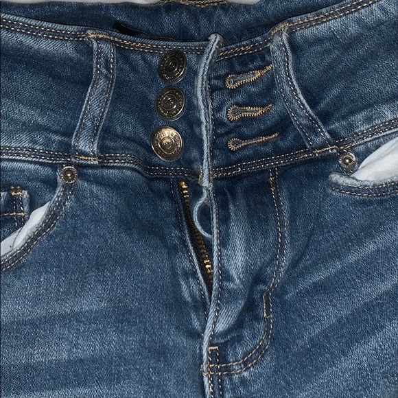 FASHION NOVA fitted jeans - Picture 2 of 5